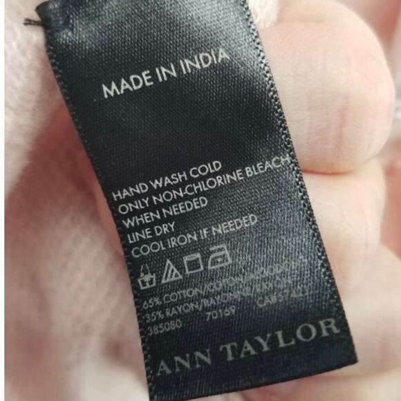 ANN TAYLOR Gray Pink Striped Blanket Shawl Scarf Wrap - NWT - Picture 3 of 3